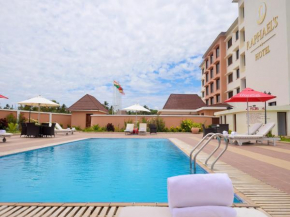 Отель Raphael's Hotel  Пемба